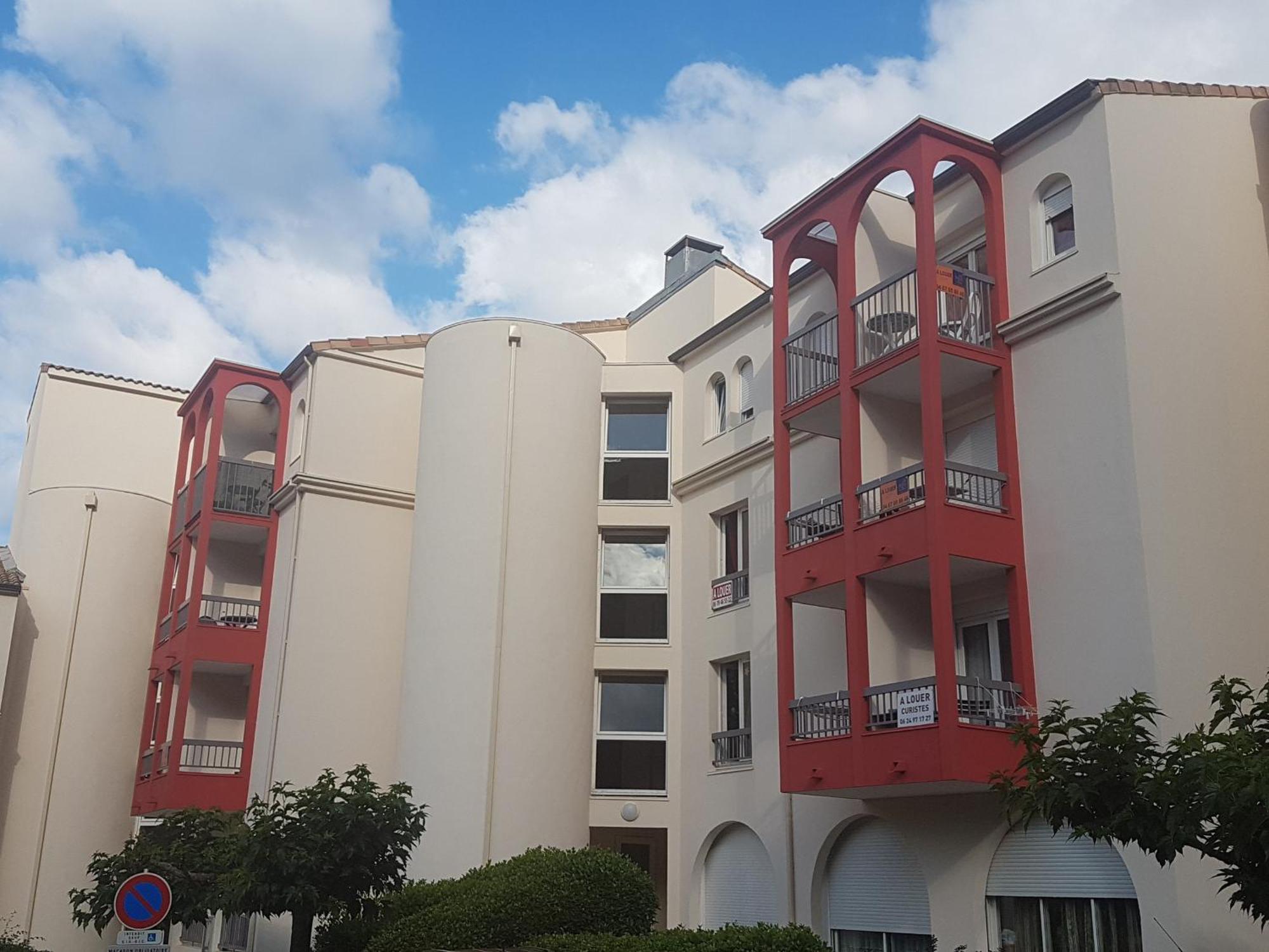 Studio Renove Avec Balcon, Animaux Acceptes, Wifi, A 650M Des Thermes - Fr-1-451-92 Lamalou-les-Bains Bagian luar foto